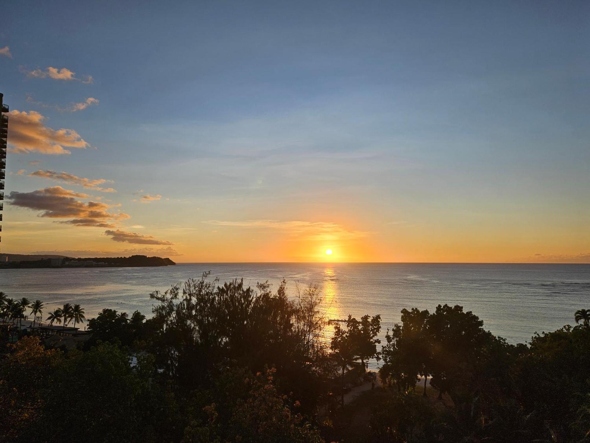 Guam Reef Hotel Tumon Eksteriør billede